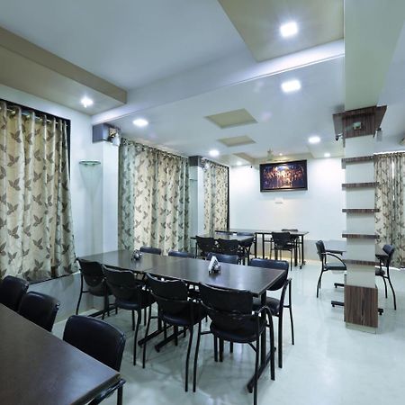 Oyo 4198 Hotel Shri Sai Murli 舍地 外观 照片