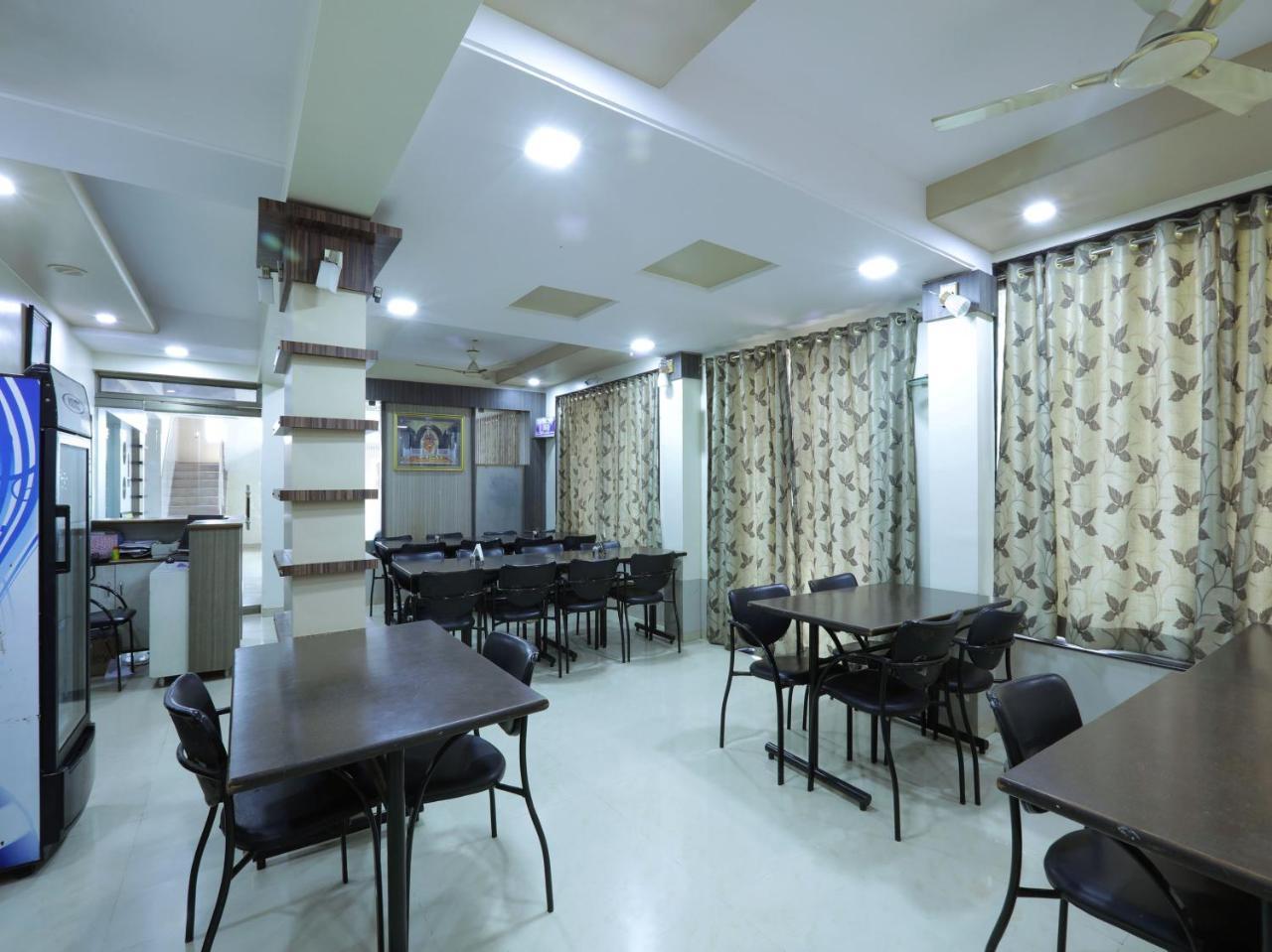 Oyo 4198 Hotel Shri Sai Murli 舍地 外观 照片