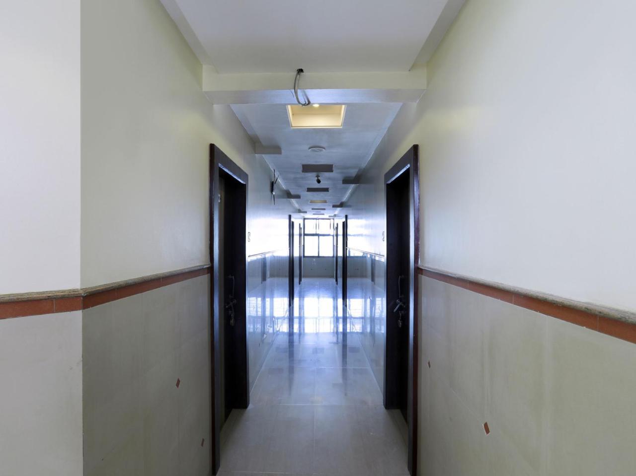 Oyo 4198 Hotel Shri Sai Murli 舍地 外观 照片